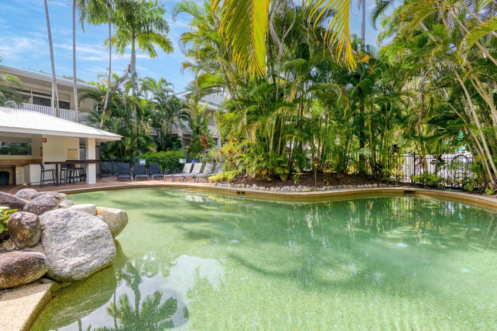 Ocean Palms Apartments Порт Дъглас Екстериор снимка