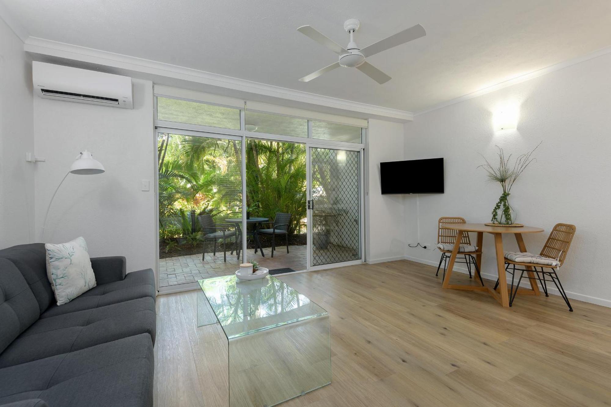 Ocean Palms Apartments Порт Дъглас Екстериор снимка